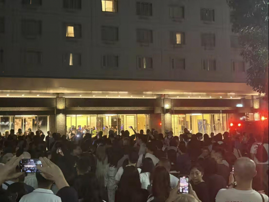 影／行動電源自燃爆炸！京都飯店2千人逃生「護照來不及拿」…行動電源怎麼挑？消防員：我不會買這款